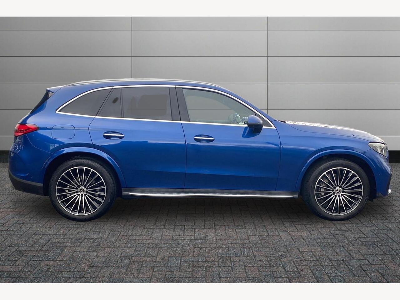 Used Mercedes-Benz GLC 2023 for sale - 77588085: Photo 3