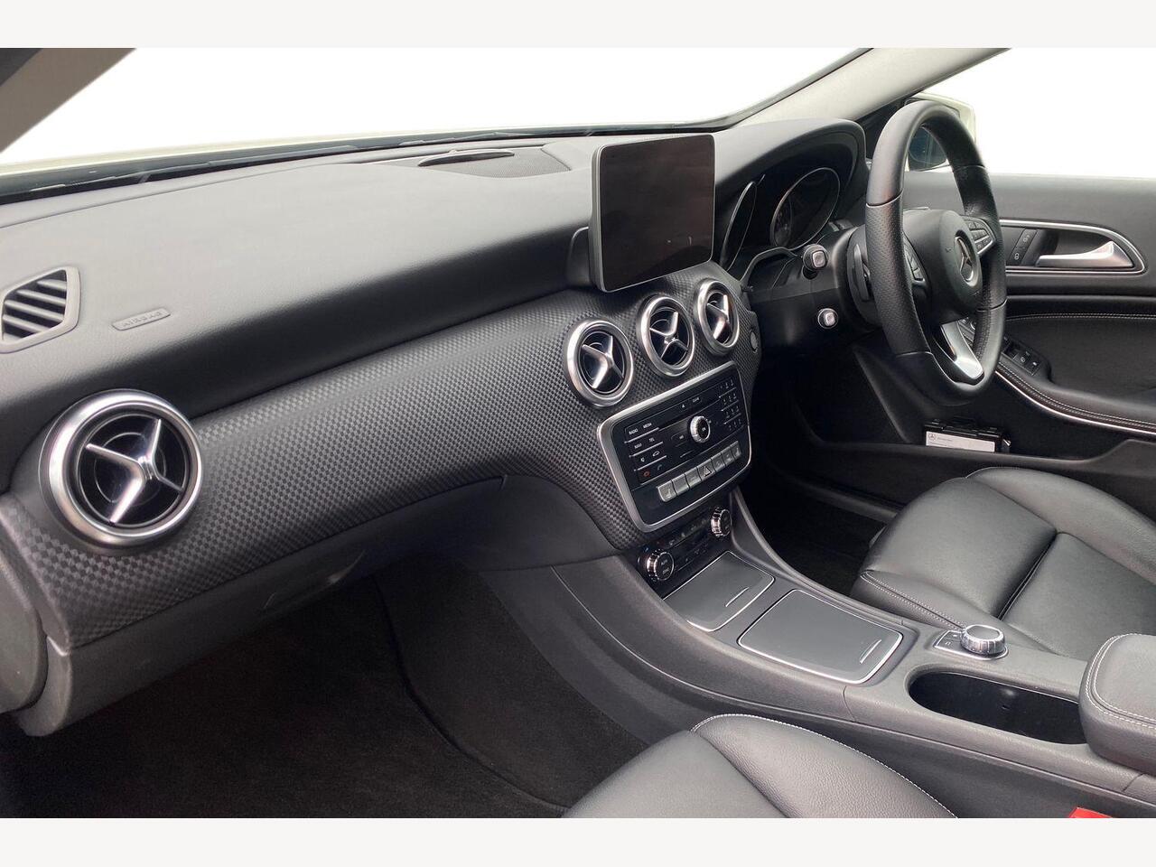 Used Mercedes-Benz A-Class 2018 for sale - 77910916: Photo 9