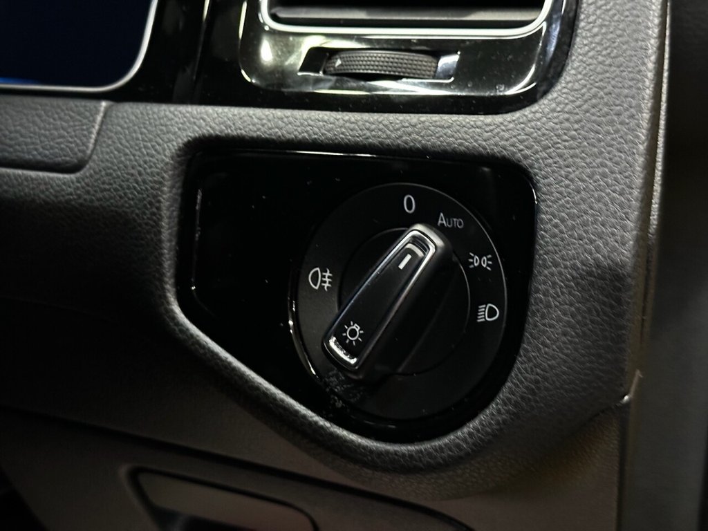 Used Volkswagen Golf 2017 for sale - 77976353: Photo 36