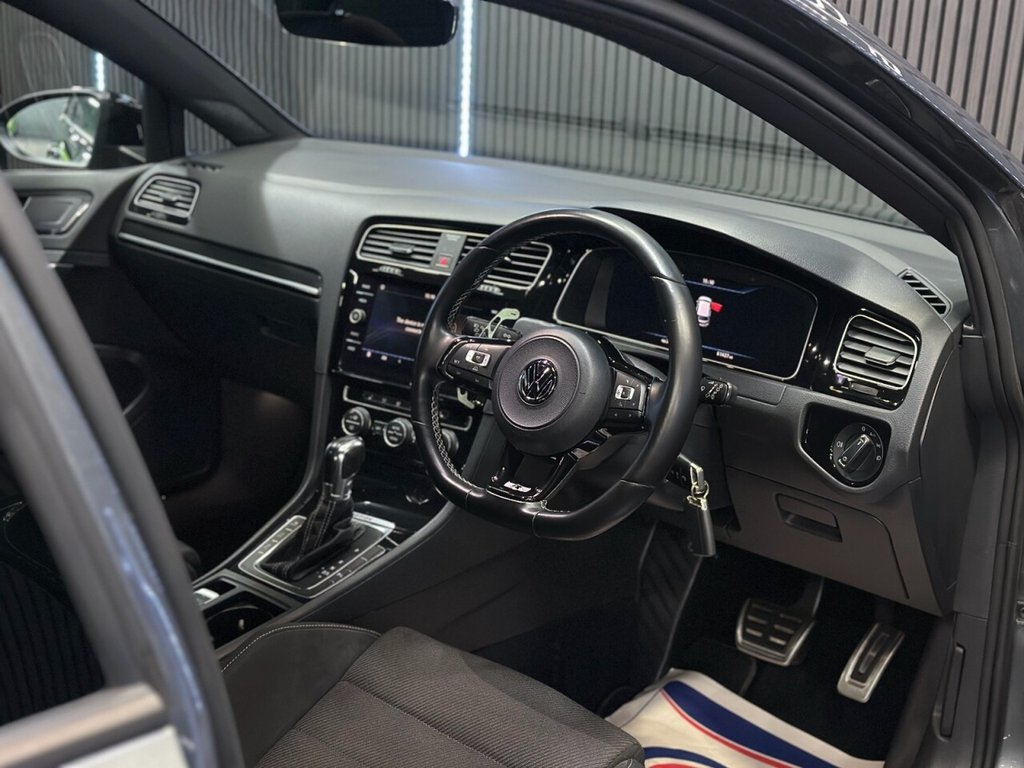 Used Volkswagen Golf 2017 for sale - 77572113: Photo 24