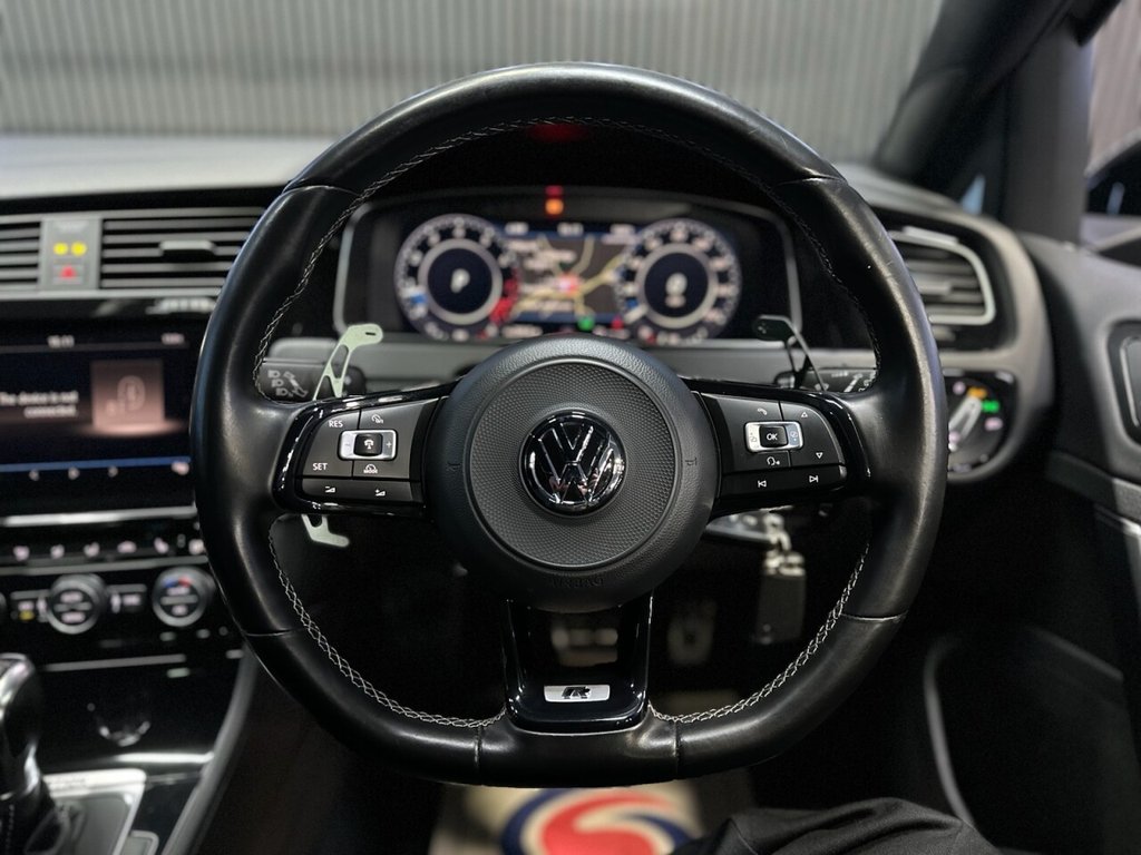 Used Volkswagen Golf 2017 for sale - 77572113: Photo 25