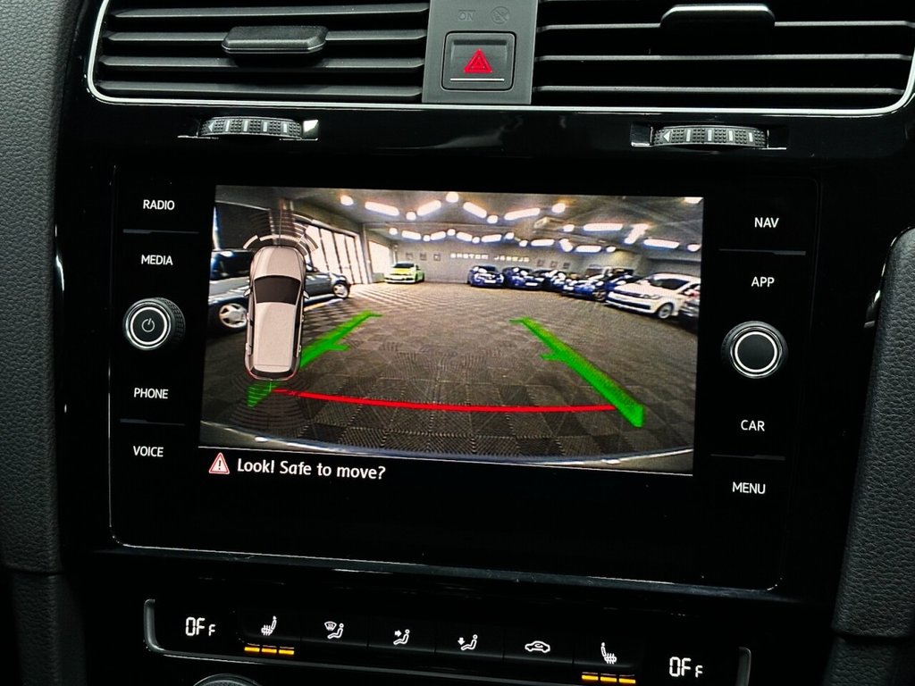 Used Volkswagen Golf 2017 for sale - 77572113: Photo 32