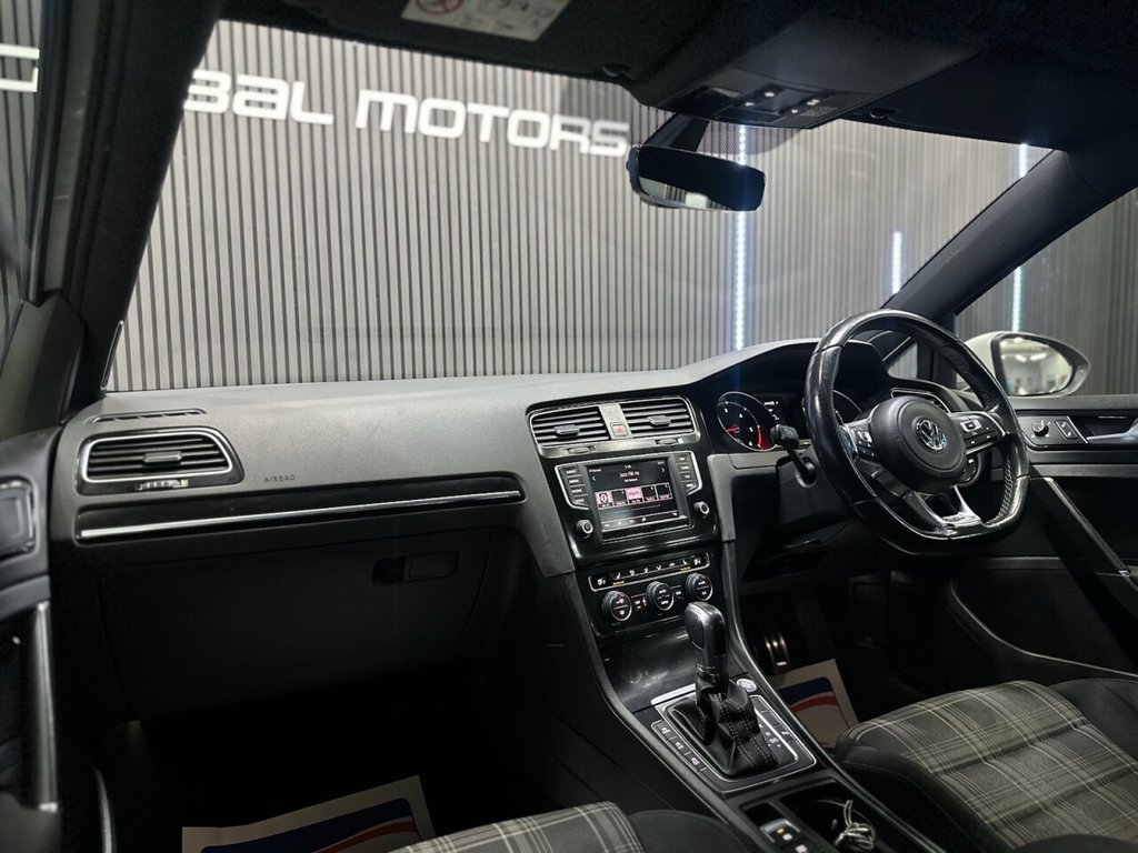 Used Volkswagen Golf 2017 for sale - 77747922: Photo 20