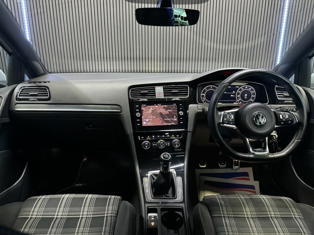 Used Volkswagen Golf 2017 for sale - 77608495: Photo 20