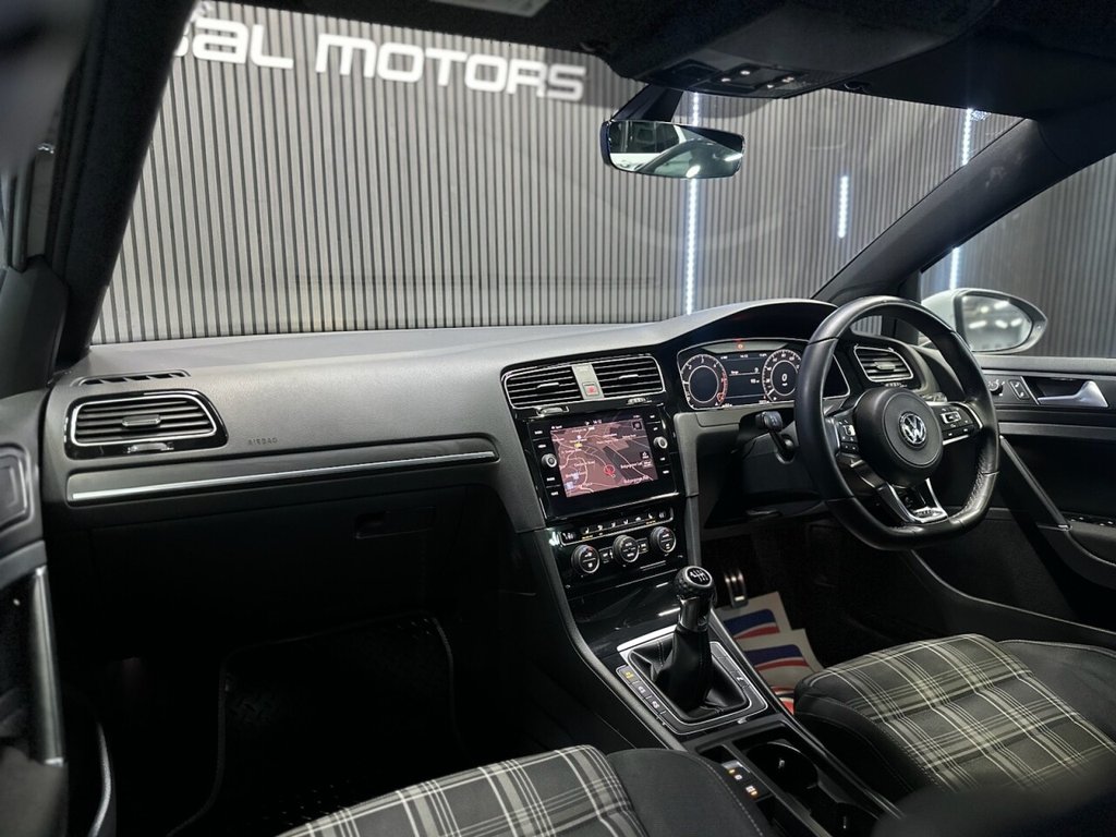 Used Volkswagen Golf 2017 for sale - 77608495: Photo 22