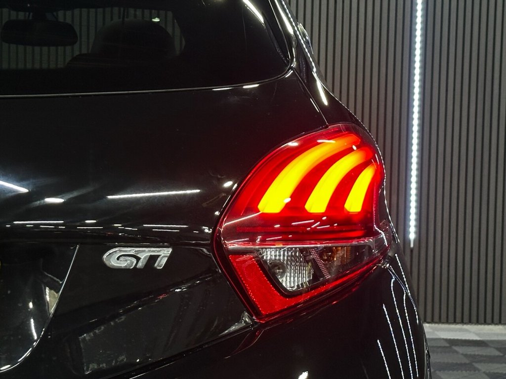 Used Peugeot 208 2017 for sale - 76820634: Photo 12