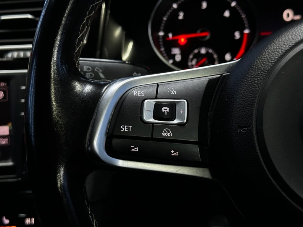 Used Volkswagen Golf 2017 for sale - 77139369: Photo 31