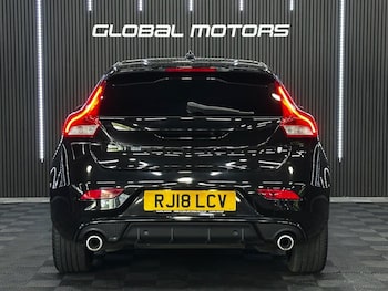 Used Volvo V40 2018 for sale - 79009371: Photo