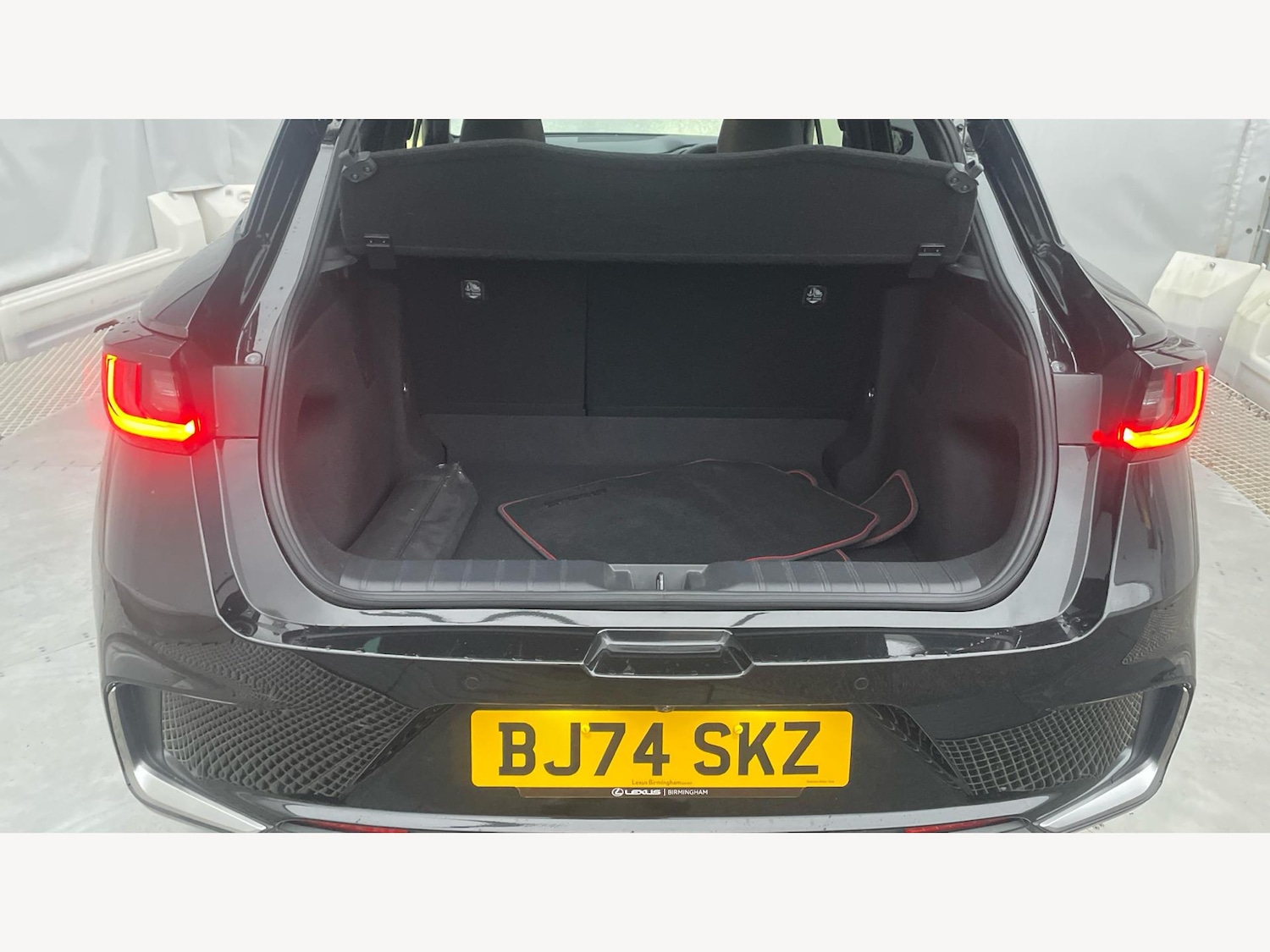 Used Lexus LBX 2024 for sale - 76633654: Photo 17