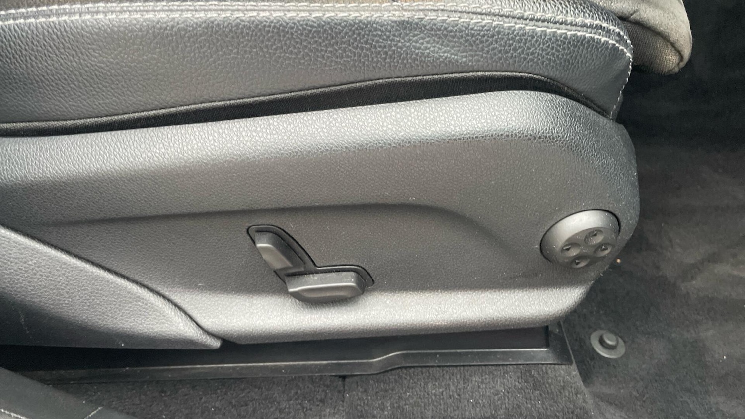 Used Mercedes-Benz GLC 2020 for sale - 77838627: Photo 33