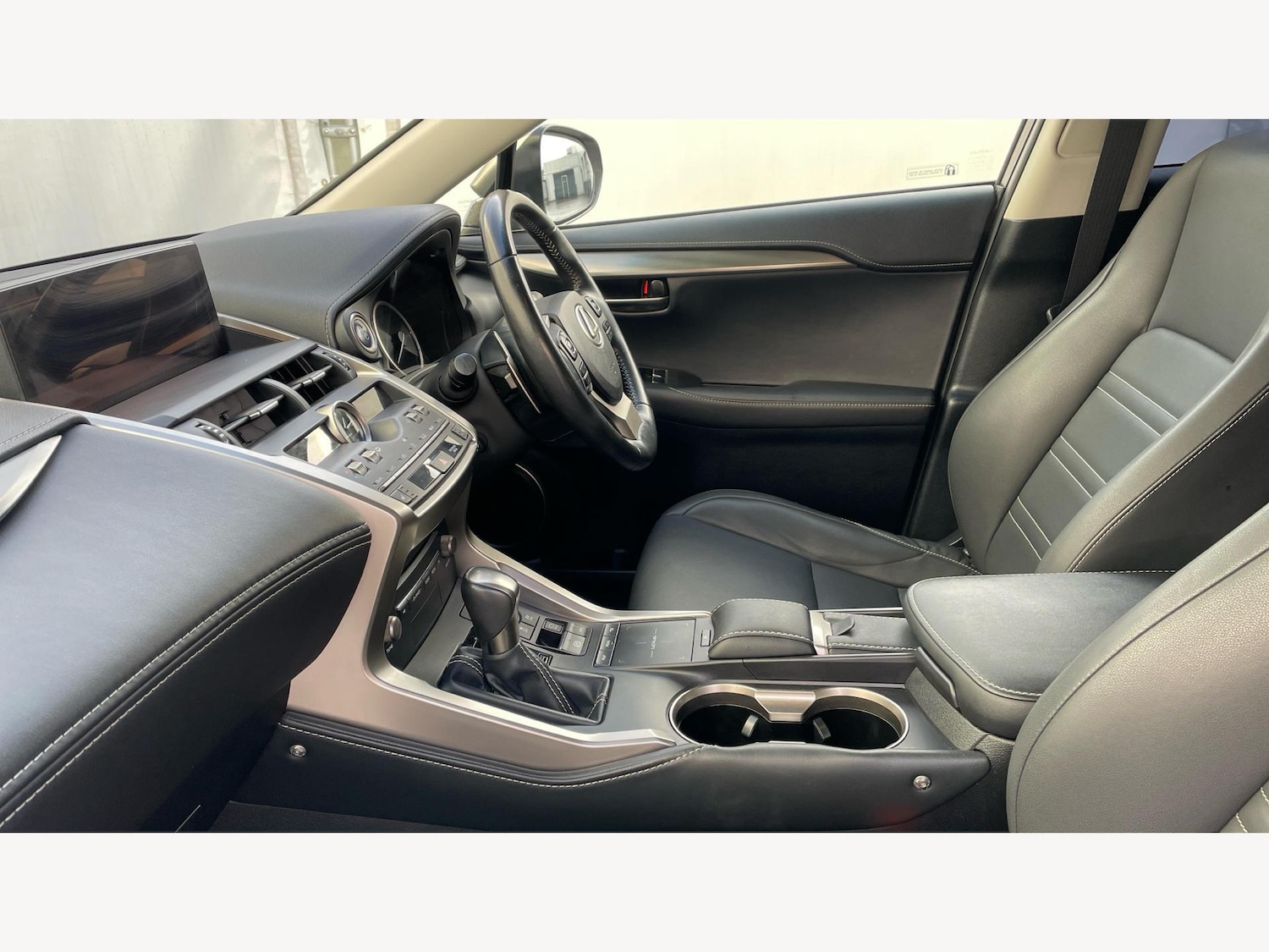 Used Lexus NX 2018 for sale - 76925906: Photo 8