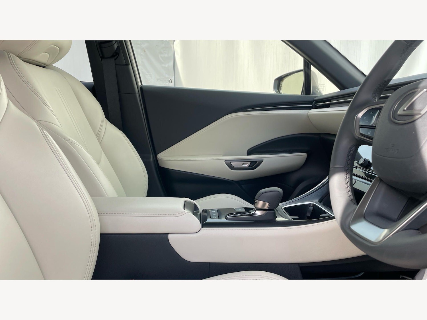 Used Lexus LBX 2024 for sale - 78219989: Photo 15