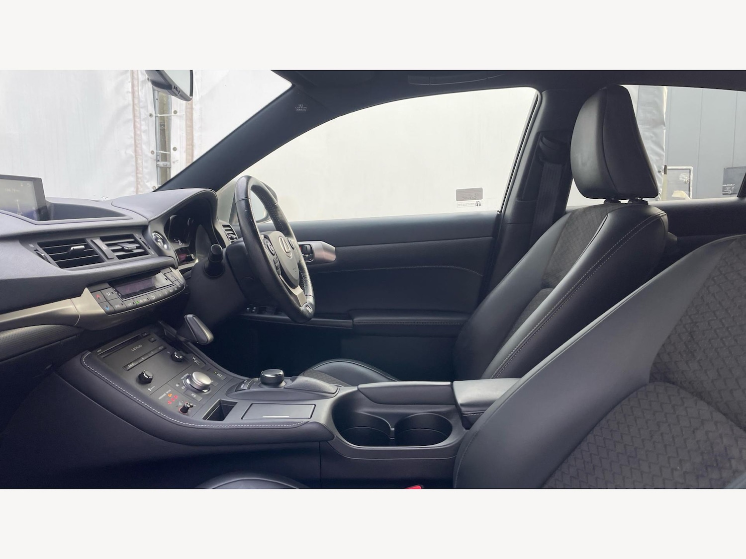 Used Lexus CT 2017 for sale - 76702031: Photo 8