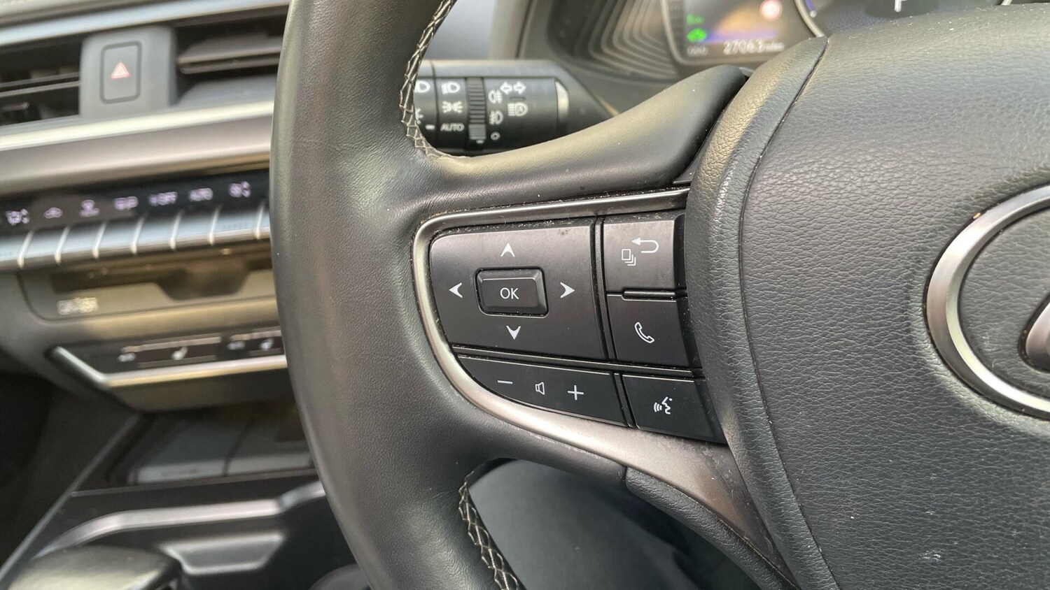 Used Lexus UX 2022 for sale - 77969995: Photo 39