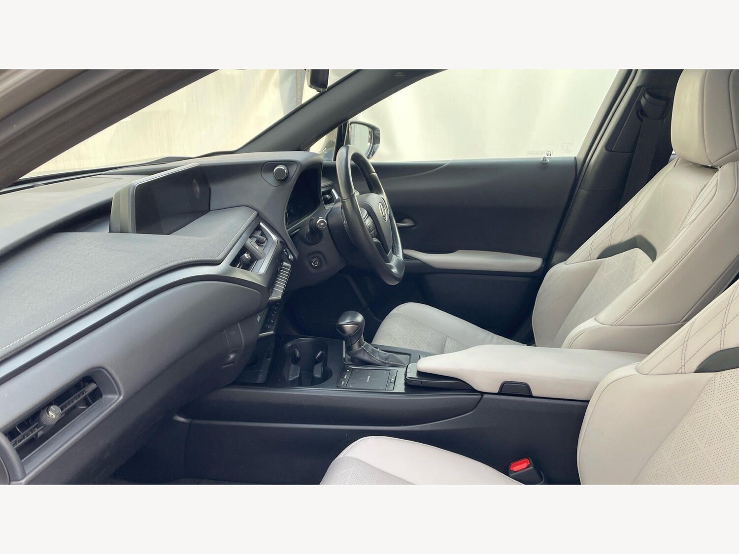 Used Lexus UX 2022 for sale - 77969995: Photo 8