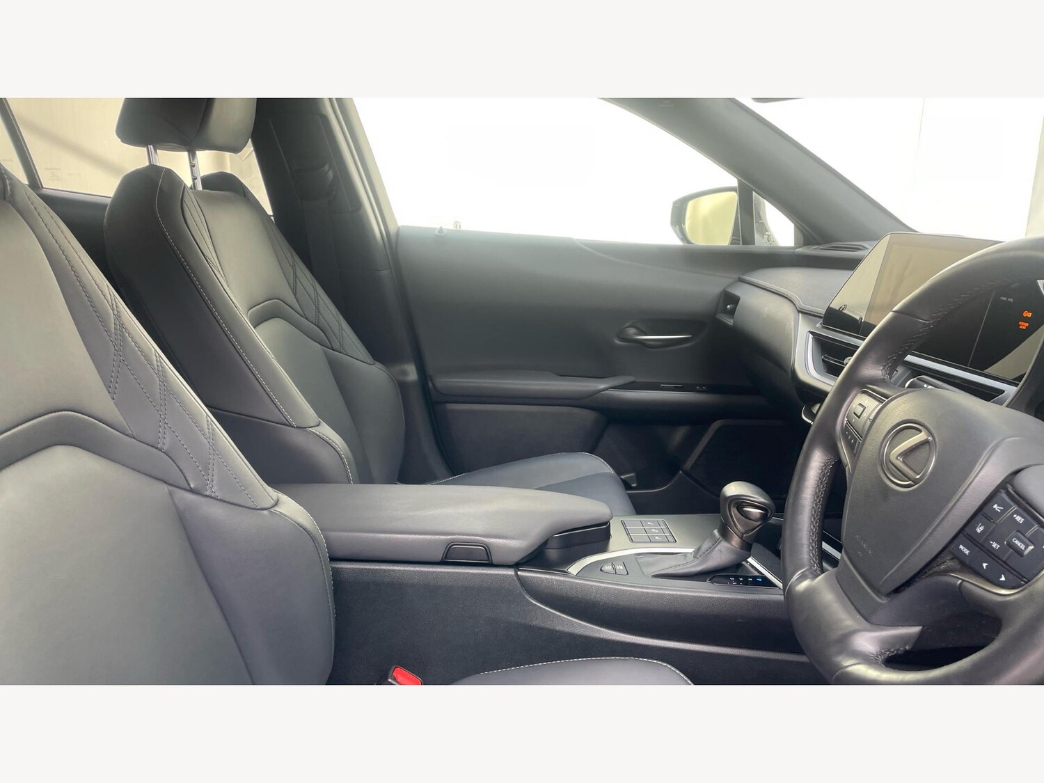 Used Lexus UX for sale - 77215115: Photo 15