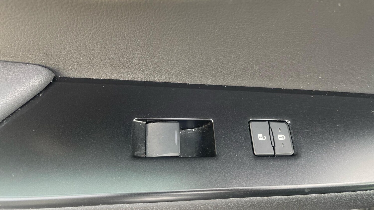 Used Lexus UX for sale - 77215115: Photo 33