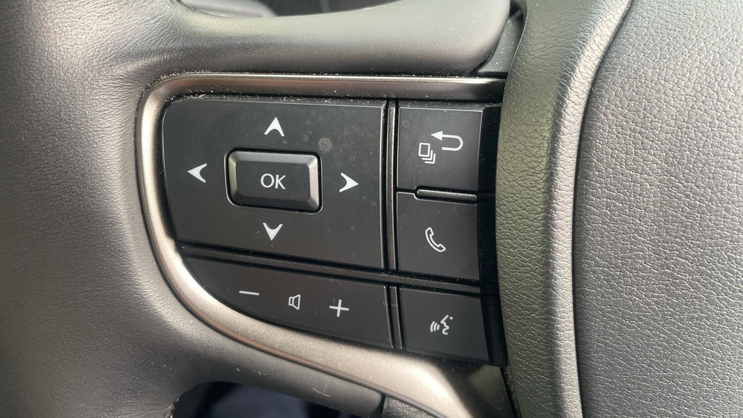 Used Lexus UX for sale - 77215115: Photo 45