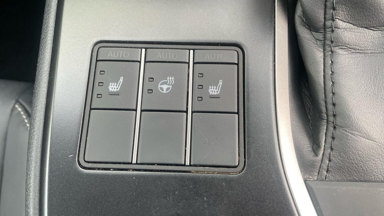 Used Lexus UX for sale - 77215115: Photo 48