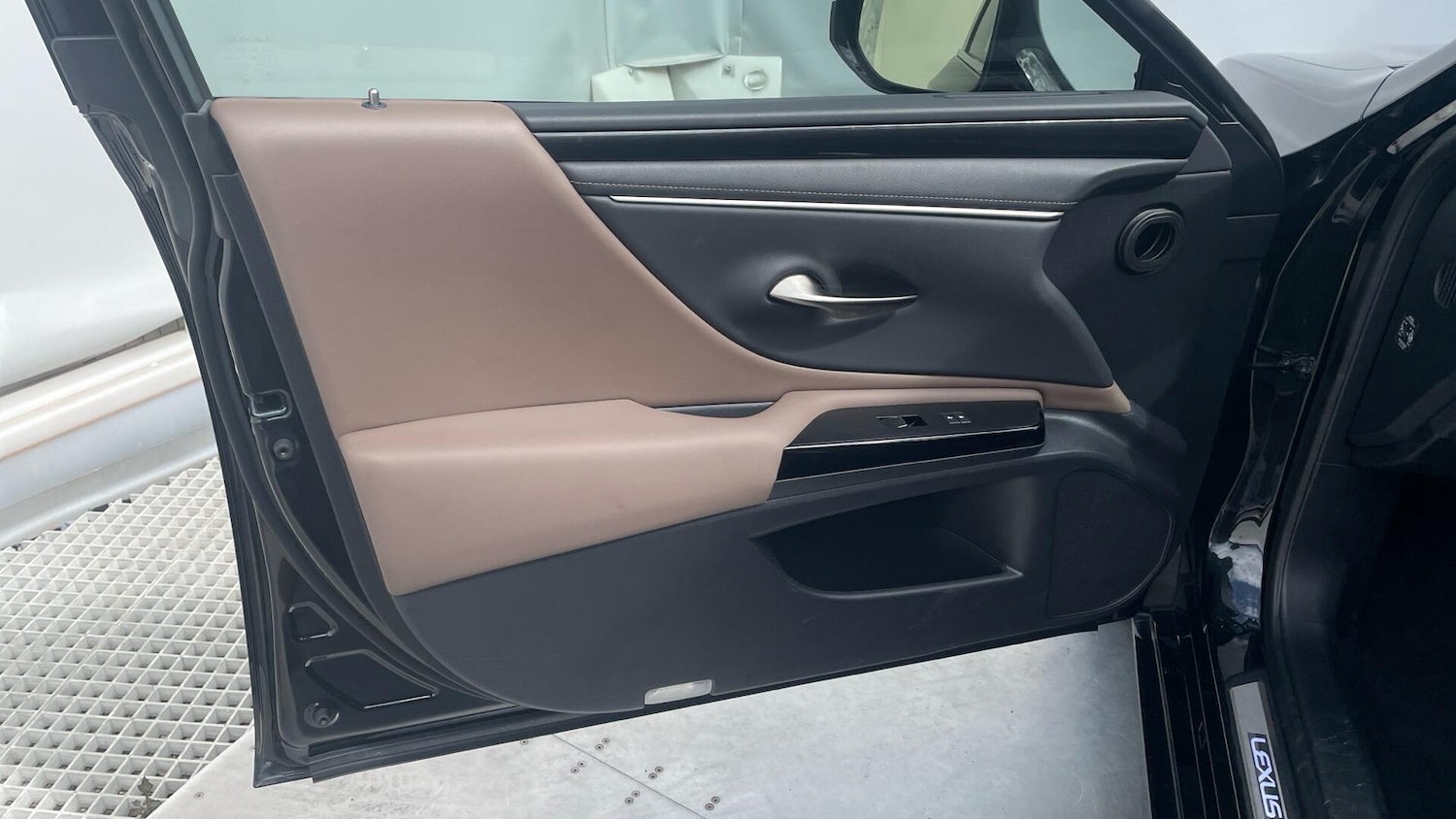 Used Lexus ES 2023 for sale - 76295913: Photo 42