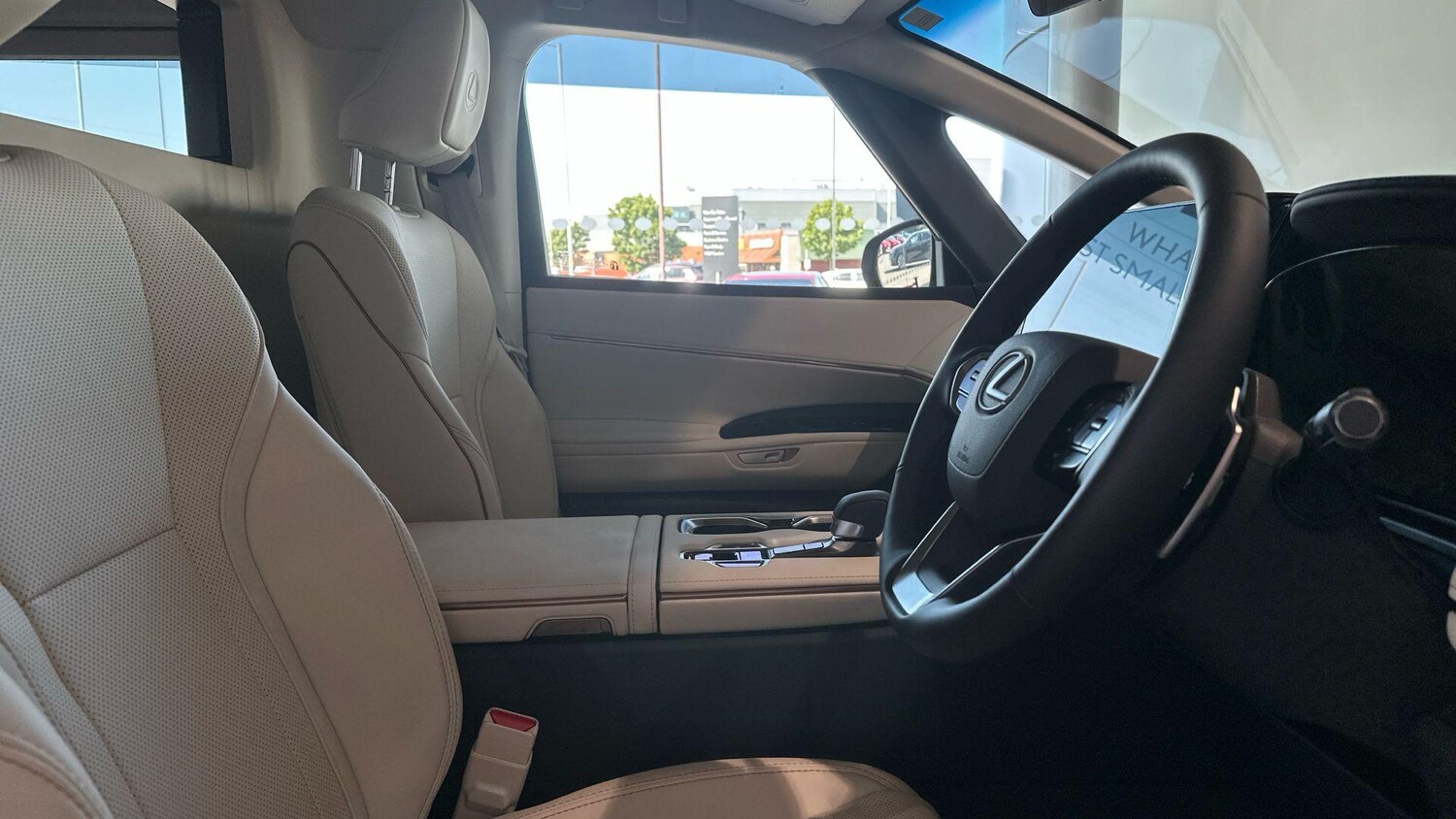 Used Lexus LM for sale - 76592885: Photo 13