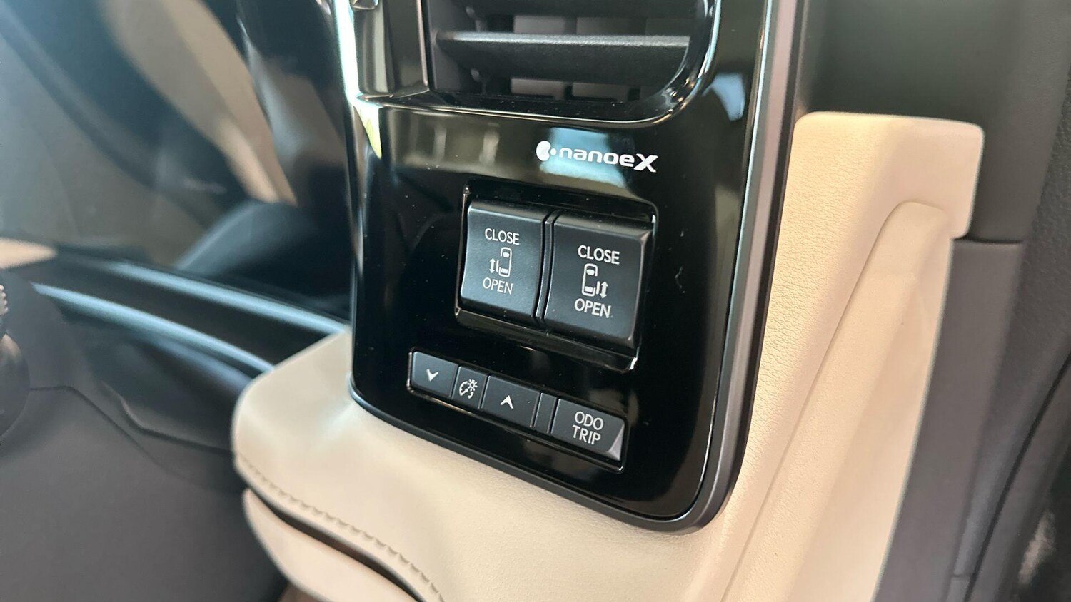 Used Lexus LM for sale - 76592885: Photo 19