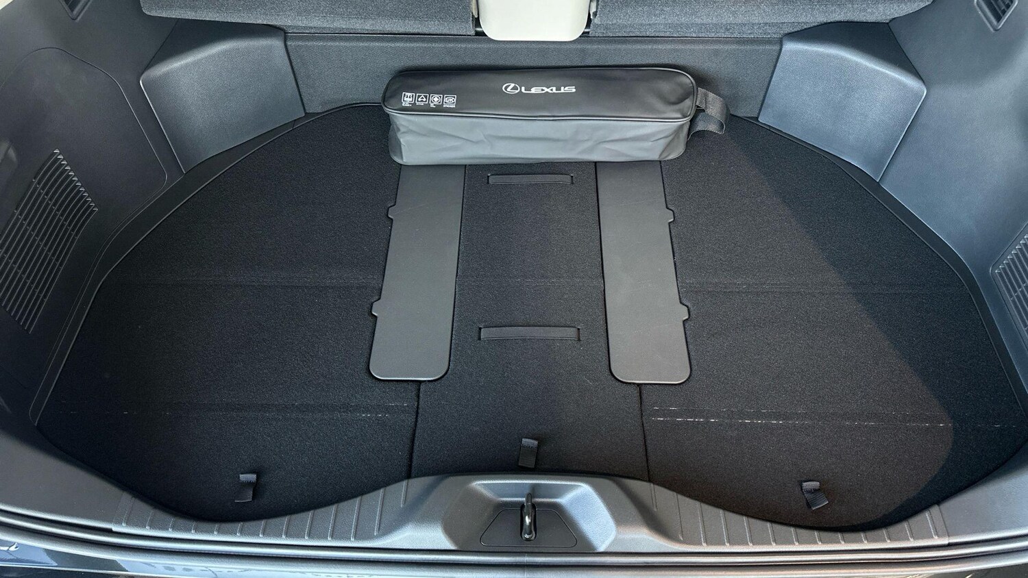 Used Lexus LM for sale - 76592885: Photo 39