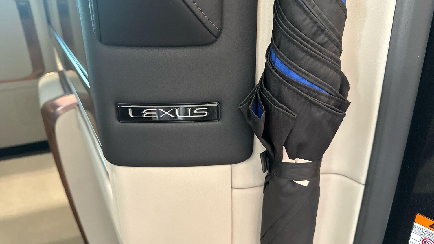 Used Lexus LM for sale - 76592885: Photo 50