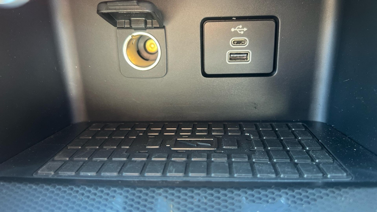 Used Volkswagen Amarok 2025 for sale - 77940667: Photo 32