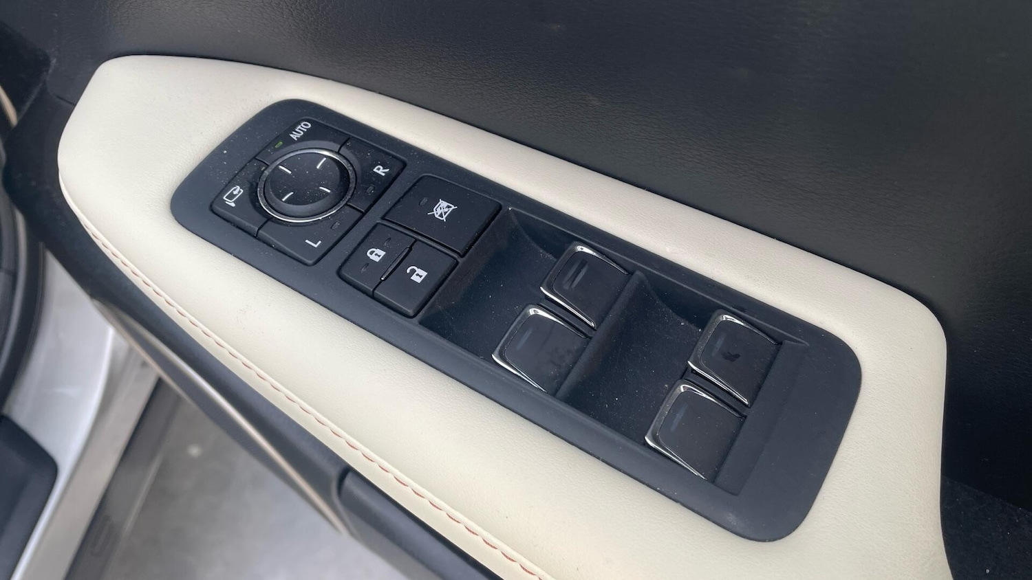 Used Lexus RX for sale - 76423948: Photo 42