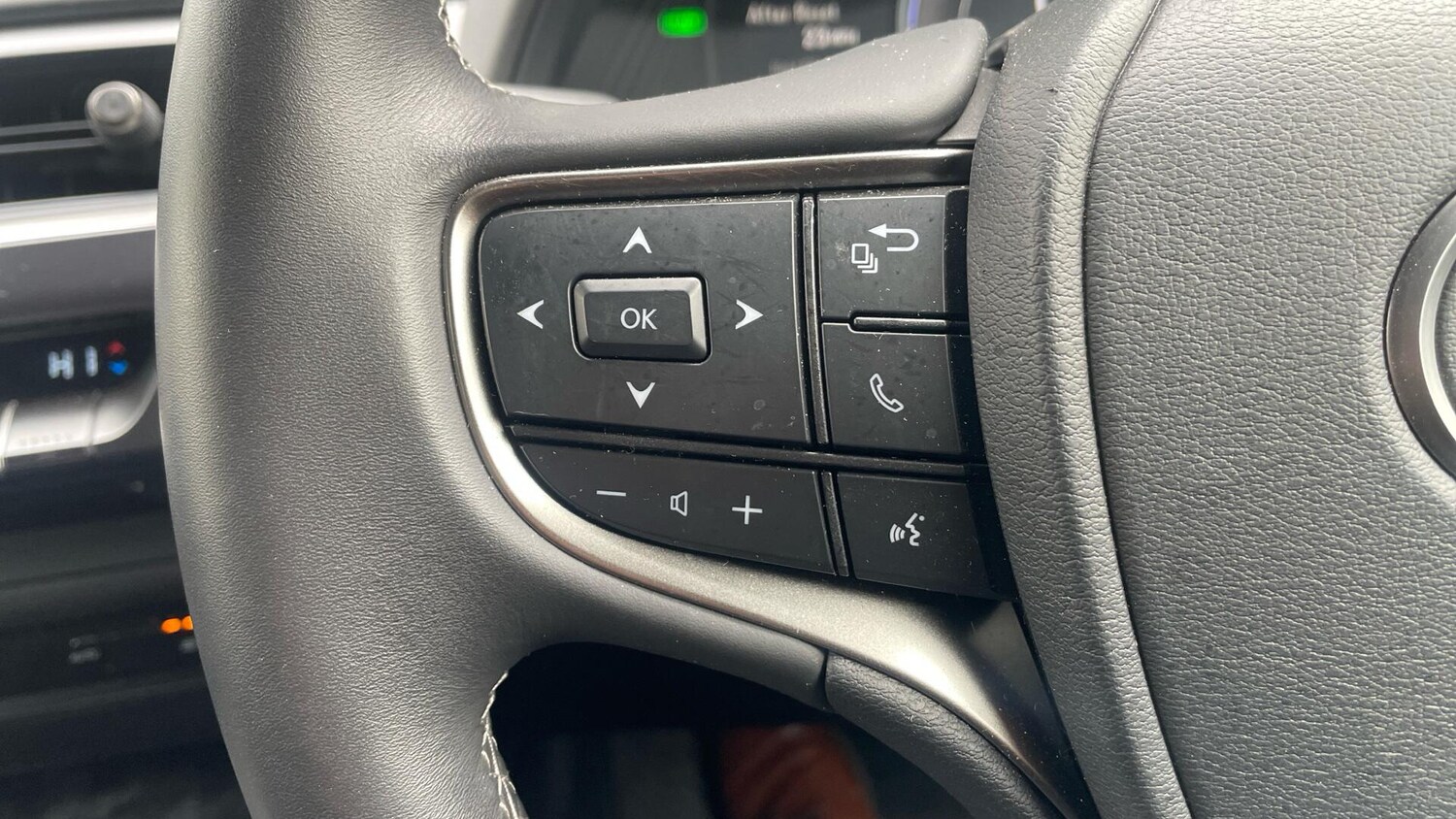 Used Lexus UX for sale - 77769319: Photo 50