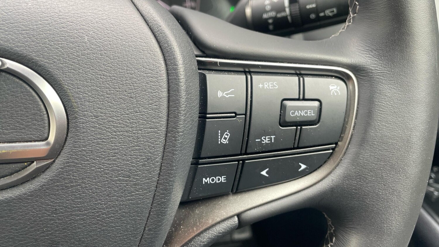 Used Lexus UX for sale - 77769319: Photo 51