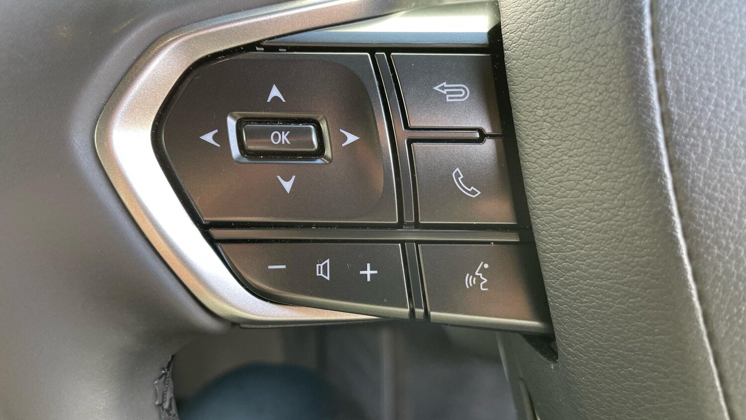 Used Lexus LBX 2025 for sale - 78220219: Photo 41