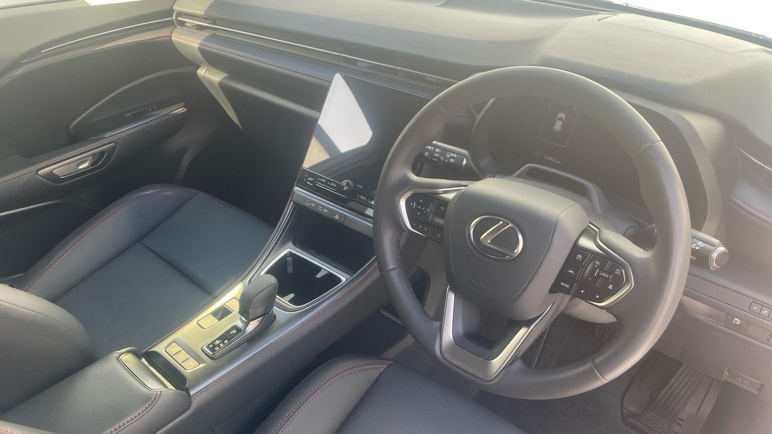 Used Lexus LBX 2025 for sale - 78220219: Photo 8