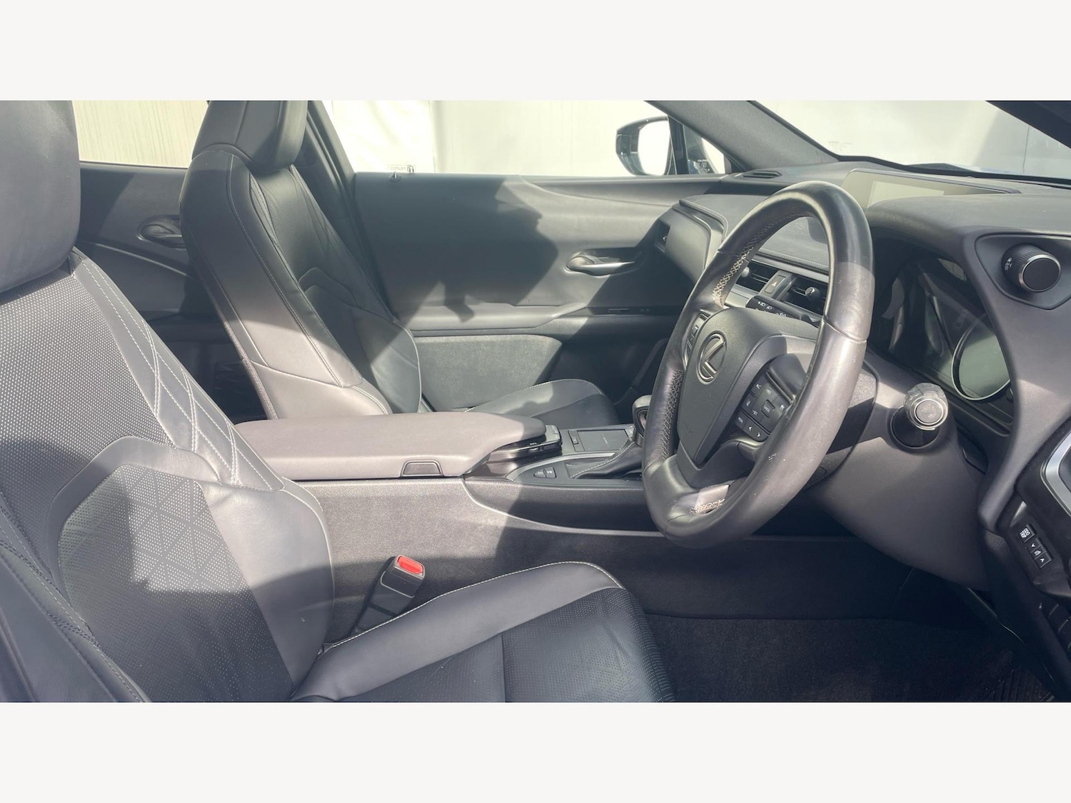 Used Lexus UX 2021 for sale - 76381069: Photo 15