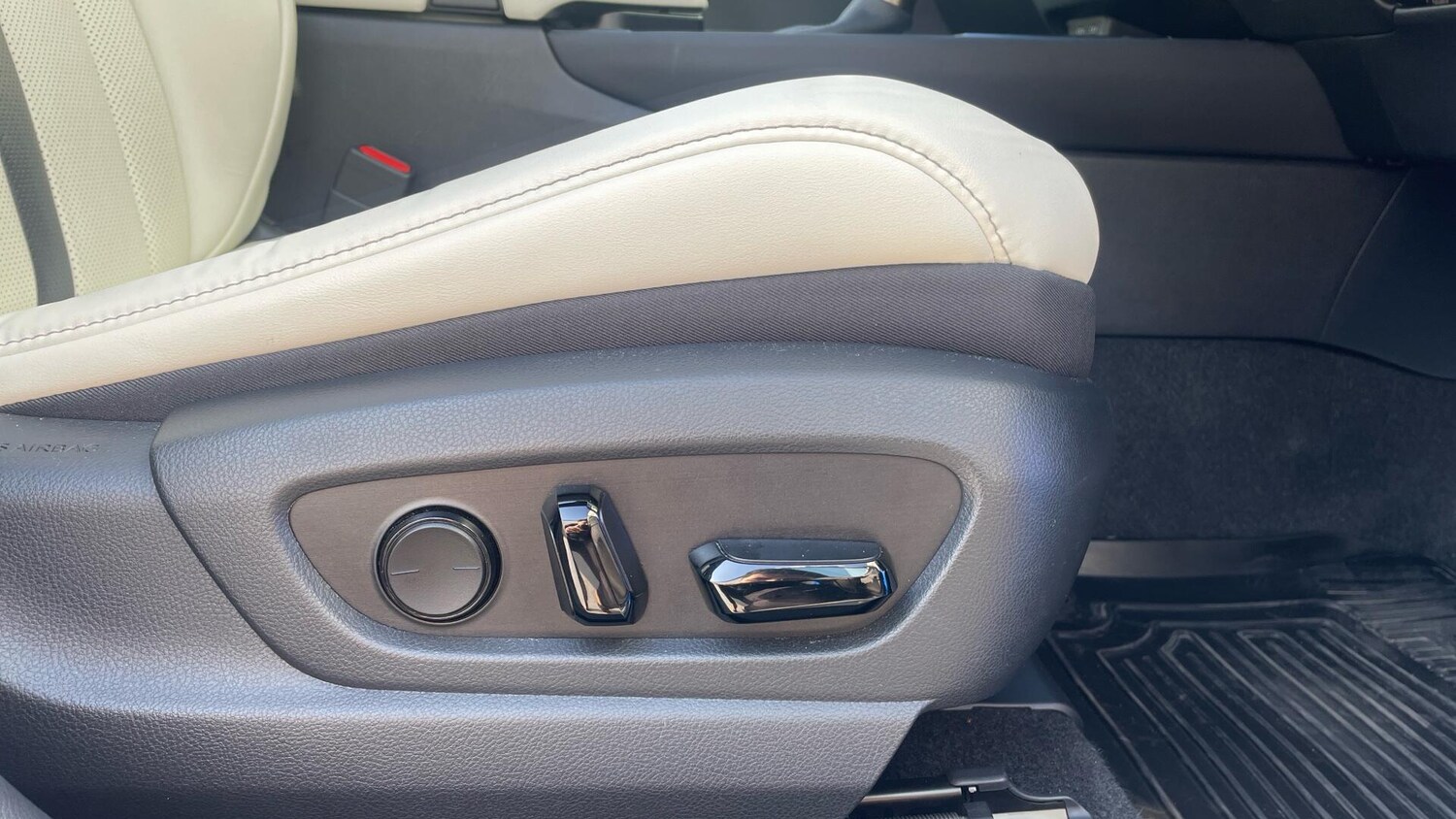 Used Lexus UX for sale - 77768218: Photo 34