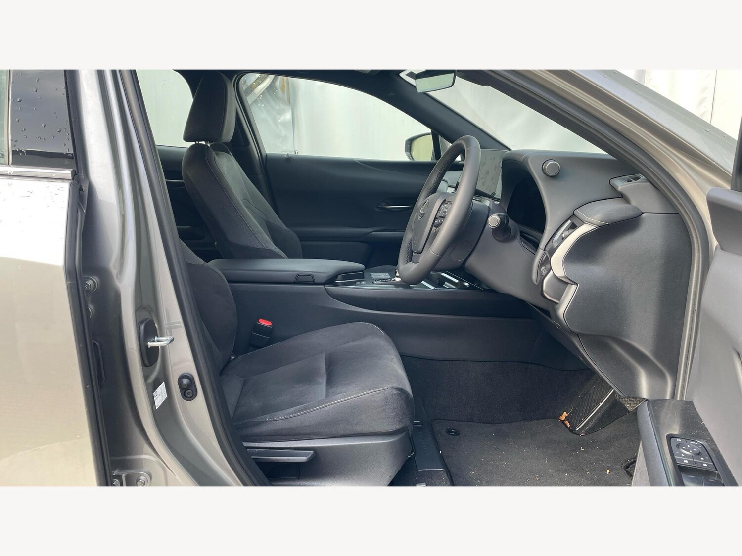 Used Lexus UX 2025 for sale - 77574402: Photo 15