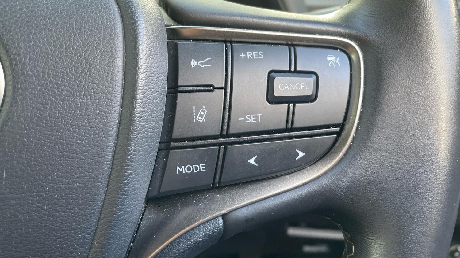 Used Lexus UX 2022 for sale - 78100947: Photo 53