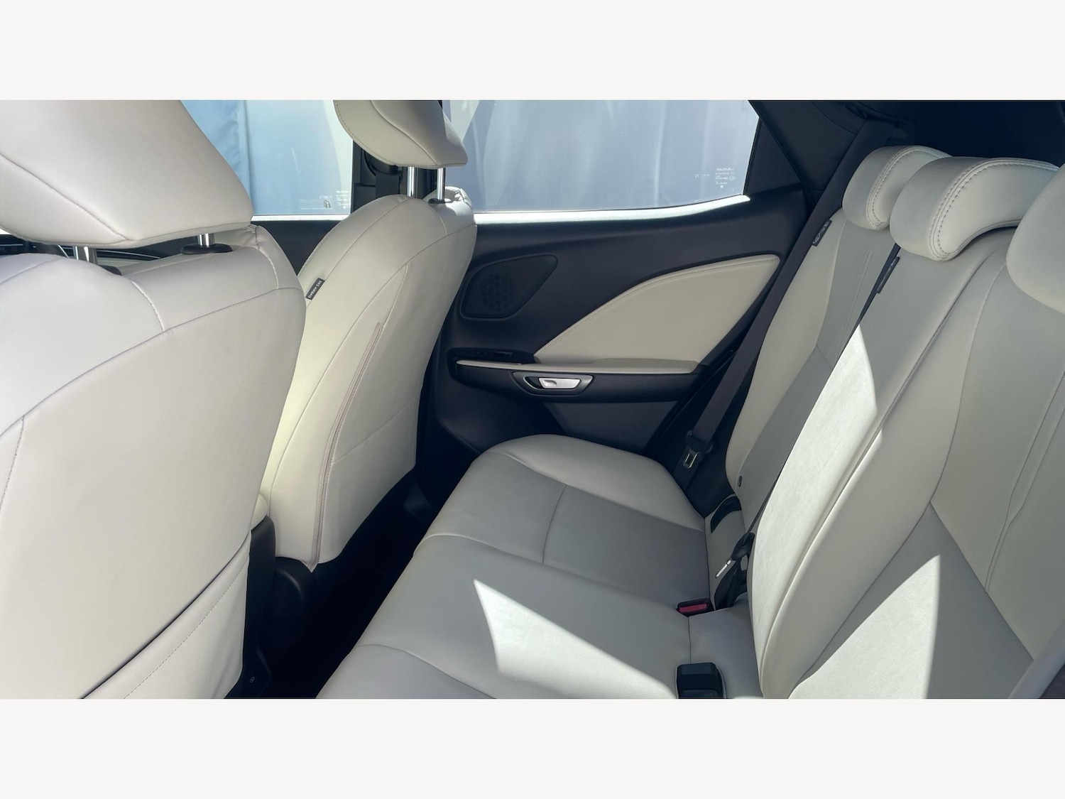 Used Lexus LBX 2024 for sale - 76121411: Photo 16