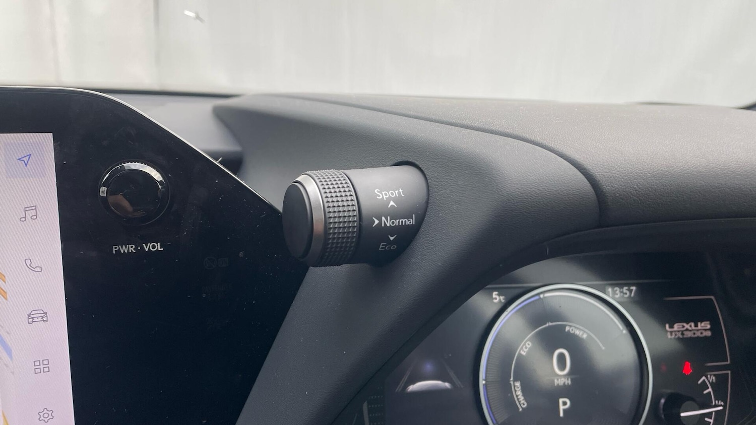 Used Lexus UX 2024 for sale - 77387585: Photo 36