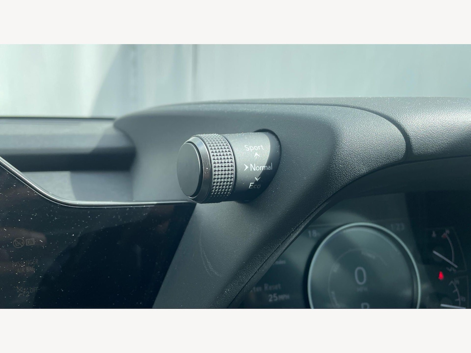 Used Lexus UX 2023 for sale - 78085781: Photo 27