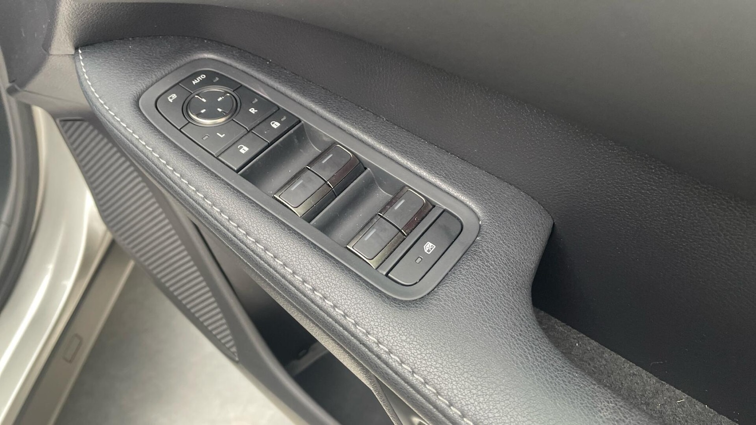 Used Lexus RX 2023 for sale - 76397917: Photo 34