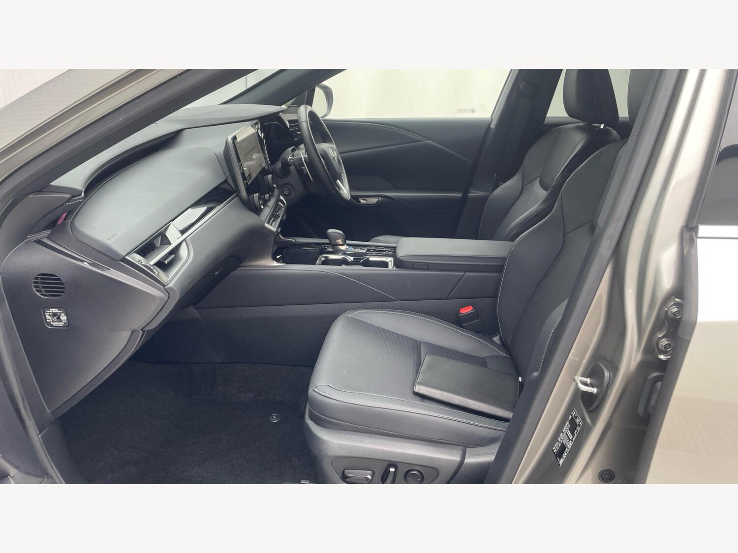 Used Lexus RX 2023 for sale - 76397917: Photo 8