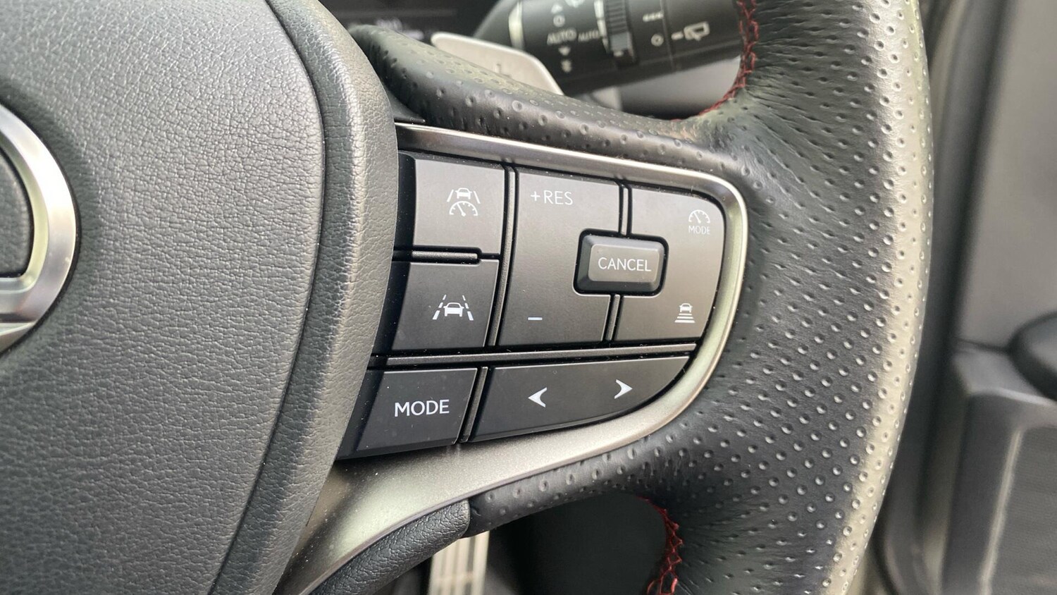 Used Lexus UX 2024 for sale - 76701444: Photo 40