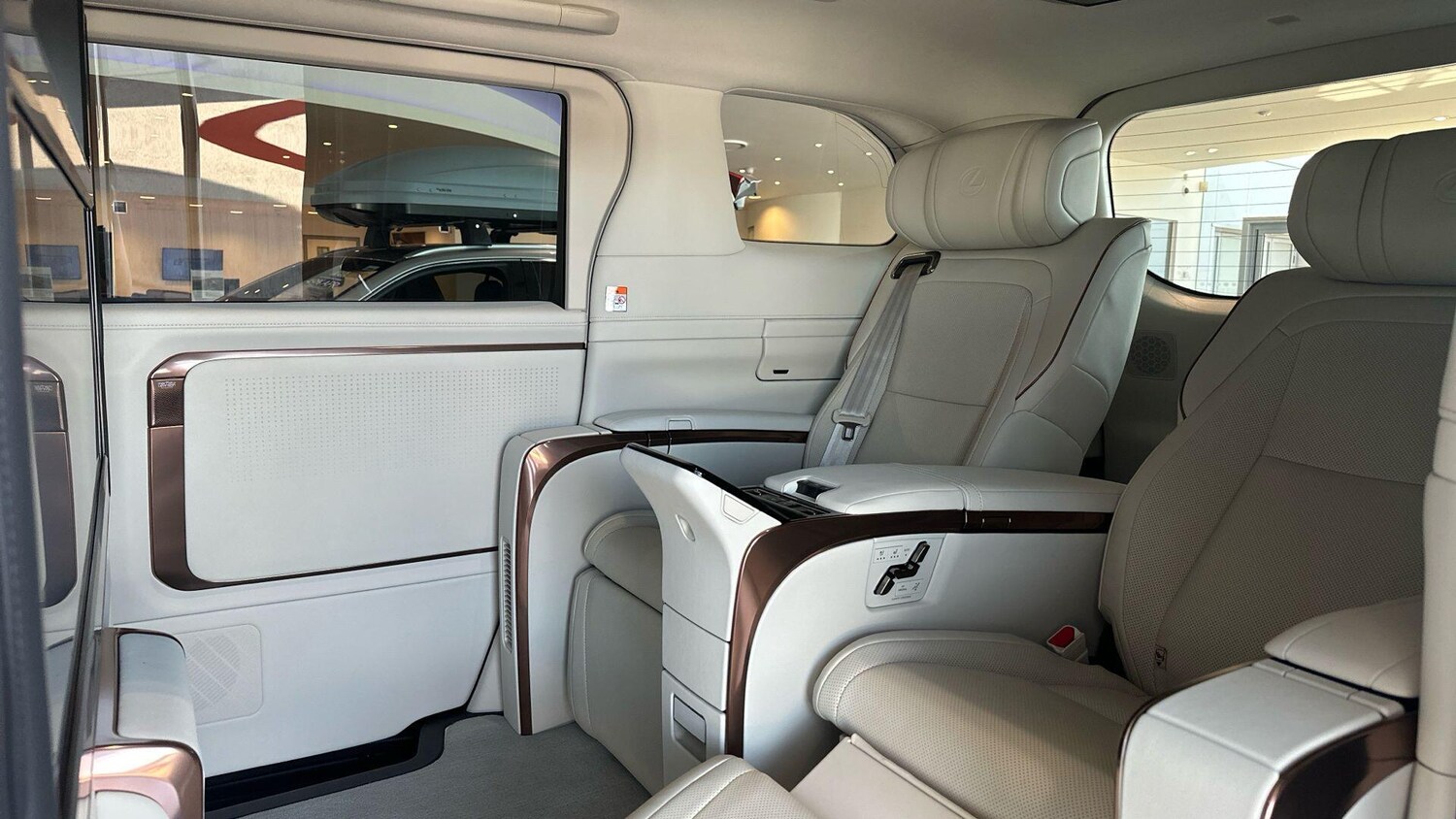 Used Lexus LM for sale - 77783204: Photo 14