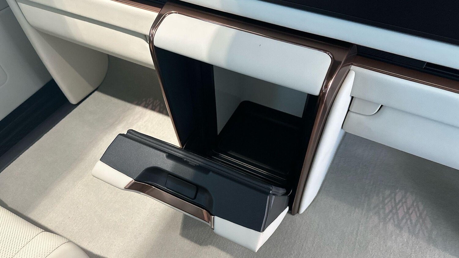 Used Lexus LM for sale - 77783204: Photo 43