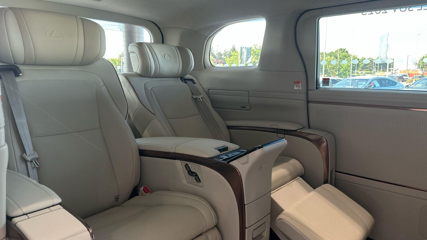 Used Lexus LM for sale - 77783204: Photo 9