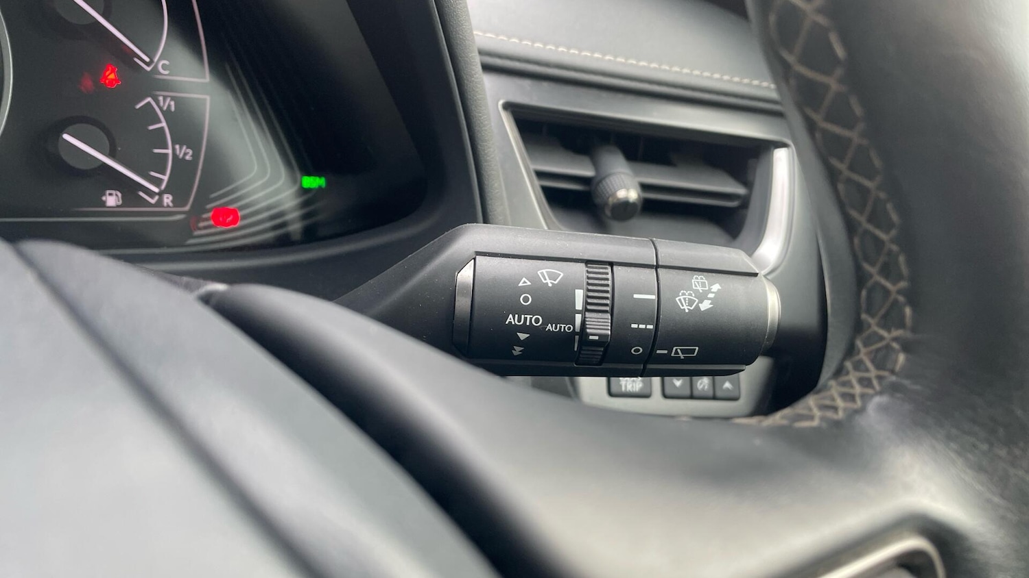 Used Lexus UX 2022 for sale - 77510359: Photo 46