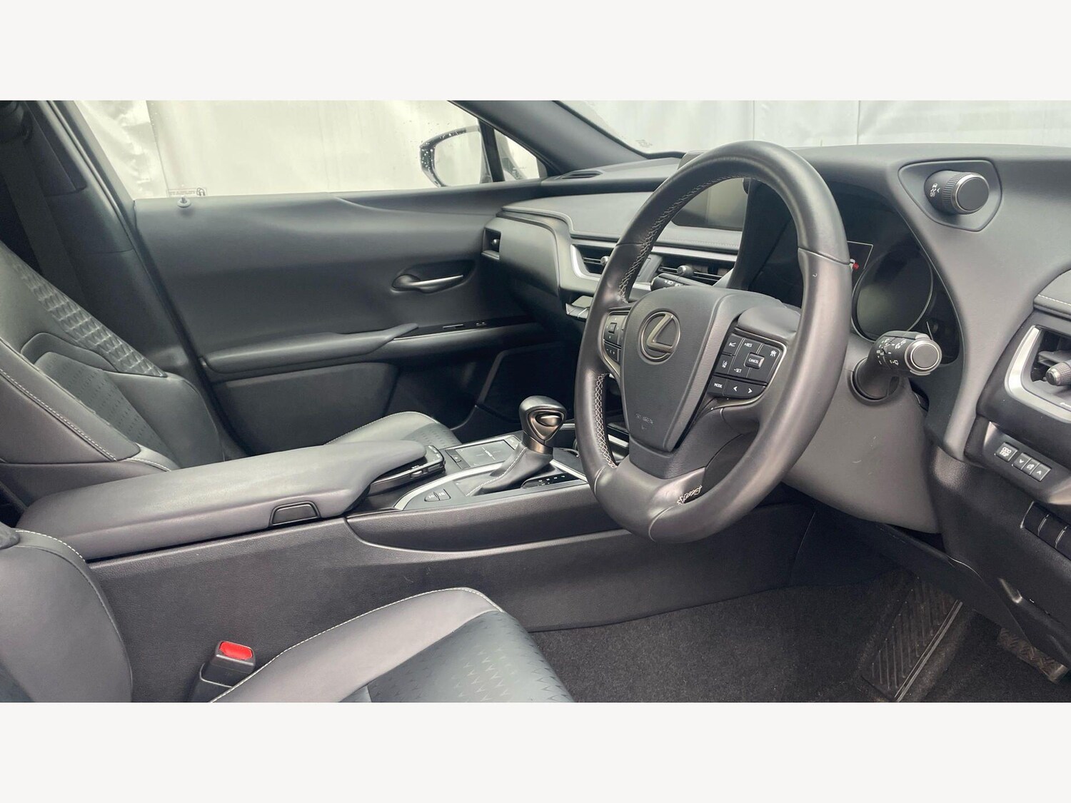 Used Lexus UX 2022 for sale - 77768412: Photo 15