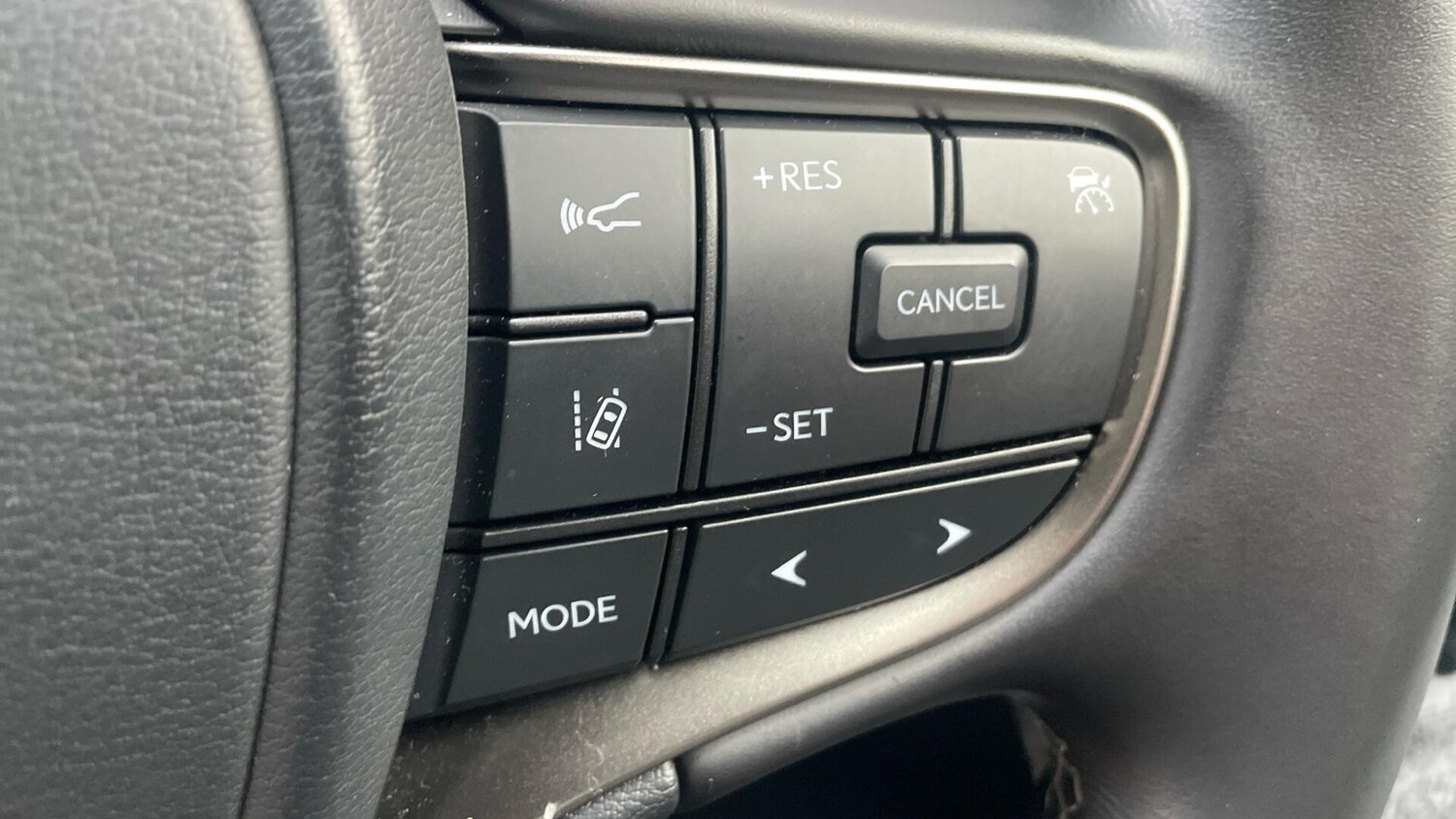 Used Lexus UX 2022 for sale - 77768412: Photo 47